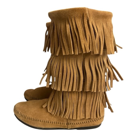Minnetonka Women's 8- Brown leather 3 Layer Fringe Boot Moccasin Mid Calf Boots - Picture 1 of 11